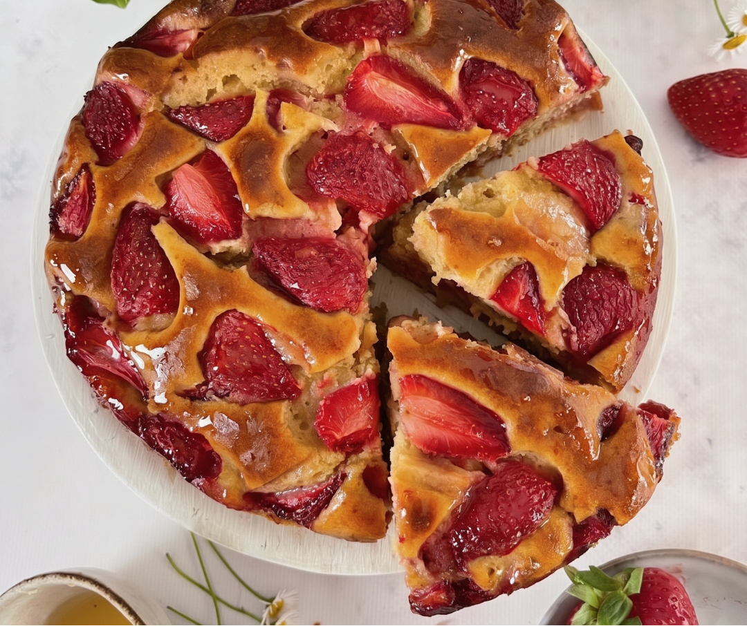 BOLO SAUDAVEL DE MORANGO